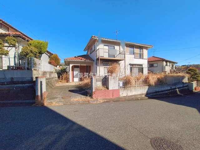 G00389354 千葉県市原市桜台３丁目 中古一戸建て 1599万円 土地面積225.15m² (約68.10坪) 建物面積117.03m² (約35.40坪) 間取り４ＬＤＫ 築年月1980年12月(築45年)【外観2】
