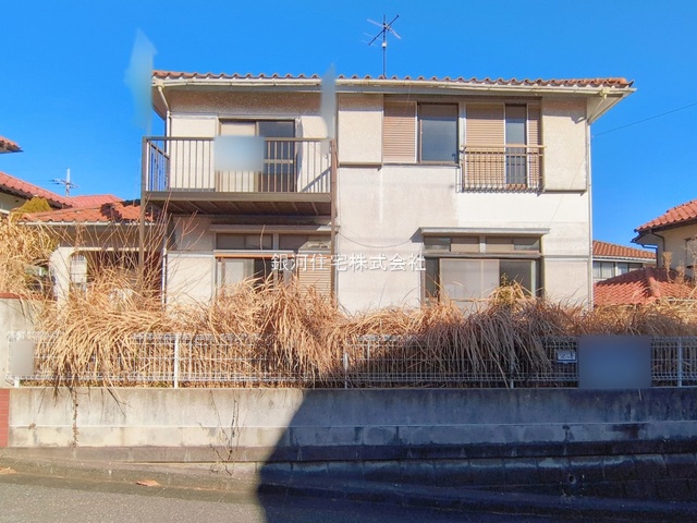 G00389354 千葉県市原市桜台３丁目 中古一戸建て 1599万円 土地面積225.15m² (約68.10坪) 建物面積117.03m² (約35.40坪) 間取り４ＬＤＫ 築年月1980年12月(築45年)【外観11】