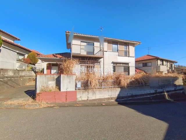 G00389354 千葉県市原市桜台３丁目 中古一戸建て 1599万円 土地面積225.15m² (約68.10坪) 建物面積117.03m² (約35.40坪) 間取り４ＬＤＫ 築年月1980年12月(築45年)【外観12】
