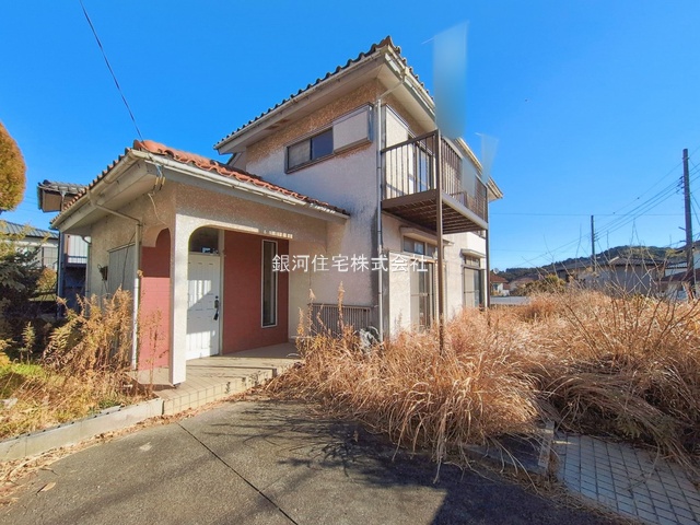 G00389354 千葉県市原市桜台３丁目 中古一戸建て 1599万円 土地面積225.15m² (約68.10坪) 建物面積117.03m² (約35.40坪) 間取り４ＬＤＫ 築年月1980年12月(築45年)【外観13】