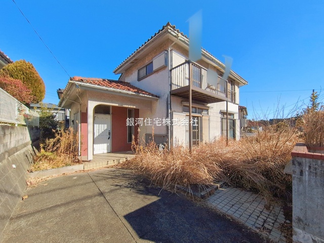 G00389354 千葉県市原市桜台３丁目 中古一戸建て 1599万円 土地面積225.15m² (約68.10坪) 建物面積117.03m² (約35.40坪) 間取り４ＬＤＫ 築年月1980年12月(築45年)【外観14】
