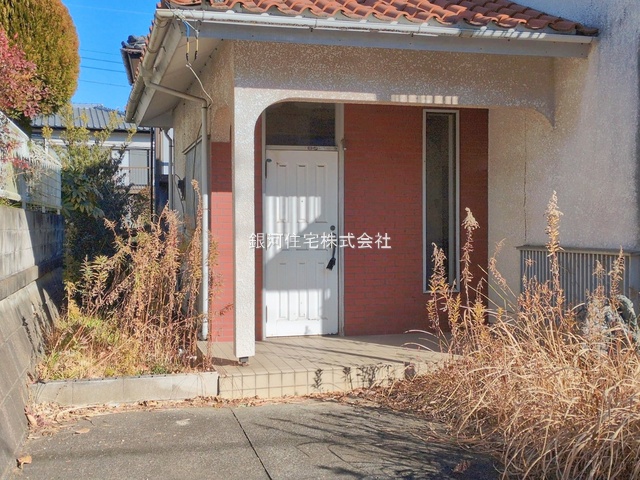 G00389354 千葉県市原市桜台３丁目 中古一戸建て 1599万円 土地面積225.15m² (約68.10坪) 建物面積117.03m² (約35.40坪) 間取り４ＬＤＫ 築年月1980年12月(築45年)【外観16】