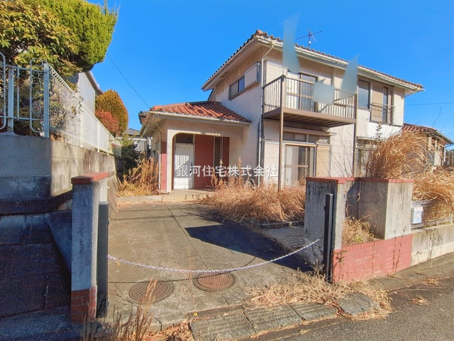 G00389354 千葉県市原市桜台３丁目 中古一戸建て 1599万円 土地面積225.15m² (約68.10坪) 建物面積117.03m² (約35.40坪) 間取り４ＬＤＫ 築年月1980年12月(築45年)【外観17】