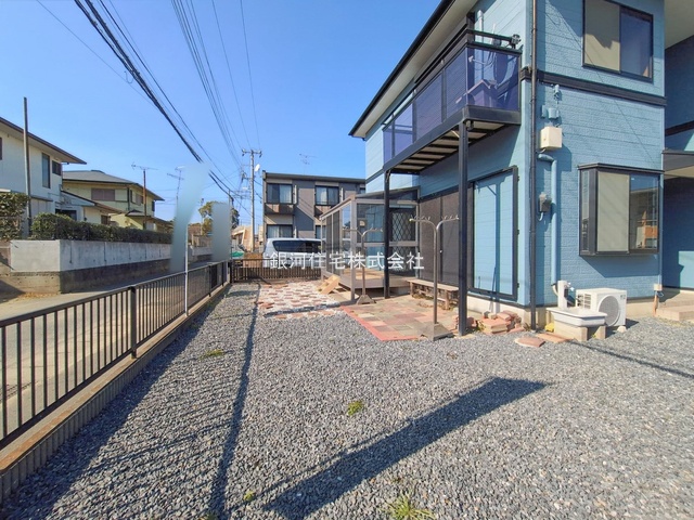 G00389870 千葉県木更津市長須賀 中古一戸建て 2049万円 土地面積184.54m² (約55.82坪) 建物面積106.00m² (約32.06坪) 間取り３ＳＬＤＫ 築年月1999年11月(築26年)【外観17】