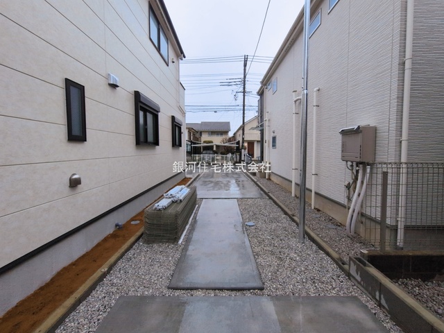 G00390796 東京都国分寺市戸倉３丁目 新築一戸建て 6598万円 土地面積158.09m² (約47.82坪) 建物面積108.78m² (約32.90坪) 間取り４ＬＤＫ 築年月2026年03月(築１年以内)【外観12】