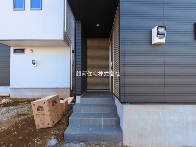 G00390811 神奈川県横浜市旭区白根６丁目 新築一戸建て 5190万円 土地面積120.80m² (約36.54坪) 建物面積105.78m² (約31.99坪) 間取り４ＬＤＫ 築年月2026年03月(築１年以内)【外観17】