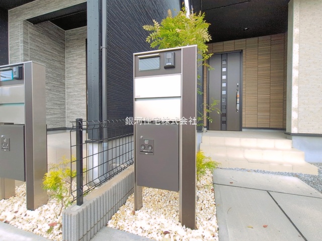 G00390820 埼玉県上尾市大字上 新築一戸建て 4298万円 土地面積125.23m² (約37.88坪) 建物面積98.95m² (約29.93坪) 間取り３ＬＤＫ 築年月2026年04月(築１年以内)【外観15】