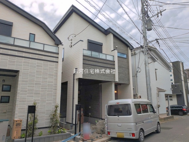 G00390831 東京都練馬区田柄４丁目 新築一戸建て 7590万円 土地面積85.78m² (約25.94坪) 建物面積95.68m² (約28.94坪) 間取り２ＳＬＤＫ 築年月2026年04月(築１年以内)【外観2】