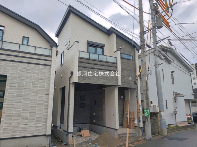 G00390831 東京都練馬区田柄４丁目 新築一戸建て 7590万円 土地面積85.78m² (約25.94坪) 建物面積95.68m² (約28.94坪) 間取り２ＳＬＤＫ 築年月2026年04月(築１年以内)【外観4】
