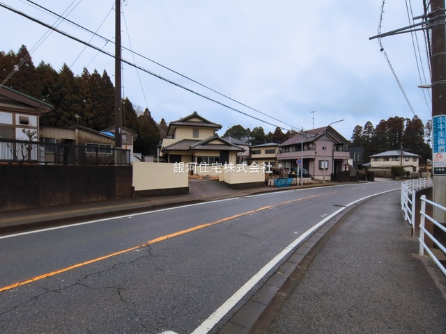 G00392109 千葉県千葉市緑区土気町 中古一戸建て 2079万円 土地面積297.00m² (約89.84坪) 建物面積118.15m² (約35.74坪) 間取り４ＬＤＫ 築年月1978年09月(築47年)【外観3】
