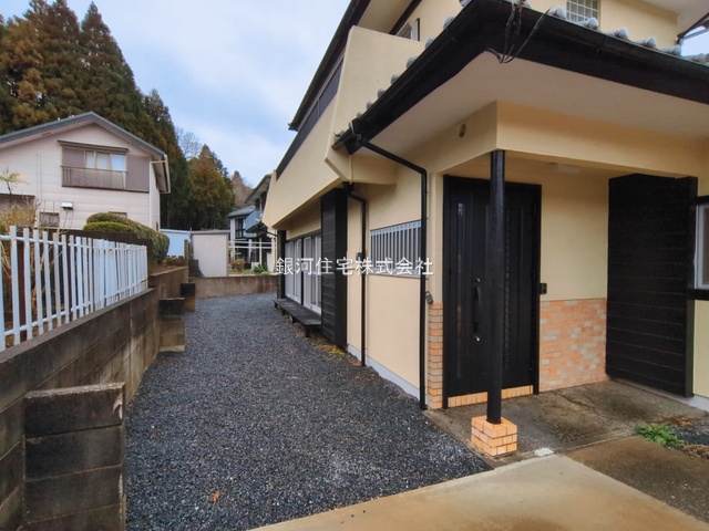 G00392109 千葉県千葉市緑区土気町 中古一戸建て 2079万円 土地面積297.00m² (約89.84坪) 建物面積118.15m² (約35.74坪) 間取り４ＬＤＫ 築年月1978年09月(築47年)【外観13】