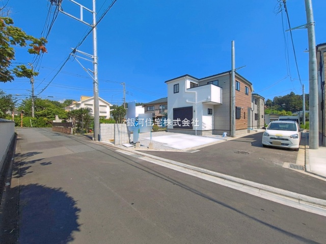 G00393386 神奈川県相模原市緑区相原３丁目 新築一戸建て 4948万円 土地面積135.22m² (約40.90坪) 建物面積107.65m² (約32.56坪) 間取り４ＬＤＫ 築年月2026年07月(築１年以内)【外観3】