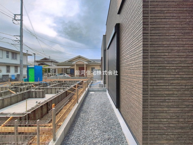 G00393901 千葉県松戸市新松戸南２丁目 新築一戸建て 5380万円 土地面積117.46m² (約35.53坪) 建物面積96.26m² (約29.11坪) 間取り３ＬＤＫ 築年月2026年04月(築１年以内)【外観9】