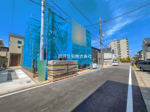 G00393902 千葉県松戸市新松戸南２丁目 新築一戸建て 5680万円 土地面積100.77m² (約30.48坪) 建物面積94.60m² (約28.61坪) 間取り３ＬＤＫ 築年月2026年06月(築１年以内)【外観3】