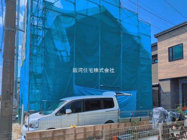 G00393902 千葉県松戸市新松戸南２丁目 新築一戸建て 5680万円 土地面積100.77m² (約30.48坪) 建物面積94.60m² (約28.61坪) 間取り３ＬＤＫ 築年月2026年06月(築１年以内)【外観4】