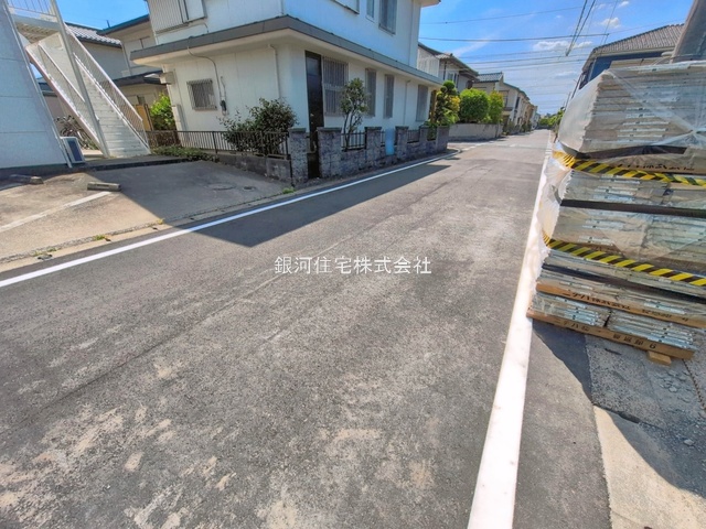 G00393902 千葉県松戸市新松戸南２丁目 新築一戸建て 5680万円 土地面積100.77m² (約30.48坪) 建物面積94.60m² (約28.61坪) 間取り３ＬＤＫ 築年月2026年06月(築１年以内)【外観9】