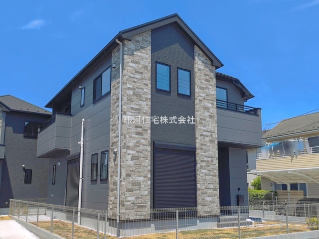 G00393998 神奈川県横浜市栄区桂台西２丁目 新築一戸建て 6099万円 土地面積179.24m² (約54.22坪) 建物面積108.47m² (約32.81坪) 間取り４ＬＤＫ 築年月2026年05月(築１年以内)【外観2】