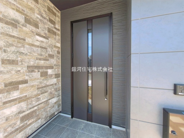 G00393998 神奈川県横浜市栄区桂台西２丁目 新築一戸建て 6099万円 土地面積179.24m² (約54.22坪) 建物面積108.47m² (約32.81坪) 間取り４ＬＤＫ 築年月2026年05月(築１年以内)【外観9】