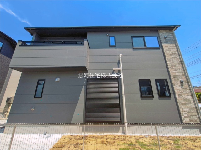 G00393998 神奈川県横浜市栄区桂台西２丁目 新築一戸建て 6099万円 土地面積179.24m² (約54.22坪) 建物面積108.47m² (約32.81坪) 間取り４ＬＤＫ 築年月2026年05月(築１年以内)【外観14】
