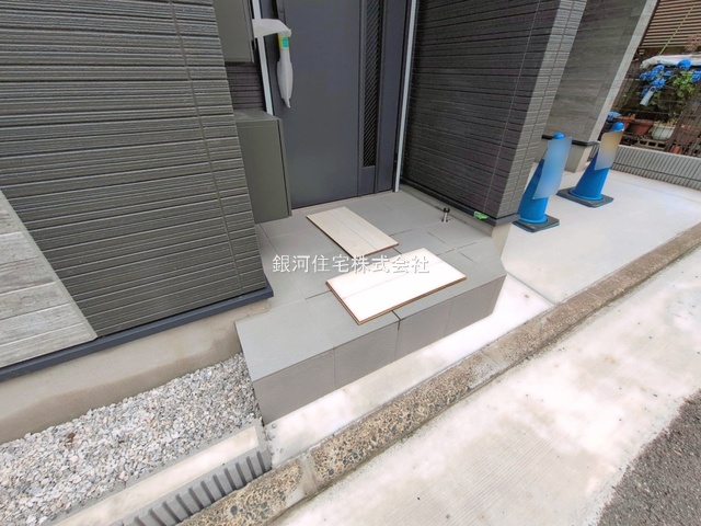 G00394002 神奈川県川崎市川崎区小田１丁目 新築一戸建て 4880万円 土地面積44.14m² (約13.35坪) 建物面積79.03m² (約23.90坪) 間取り３ＬＤＫ 築年月2026年07月【外観8】