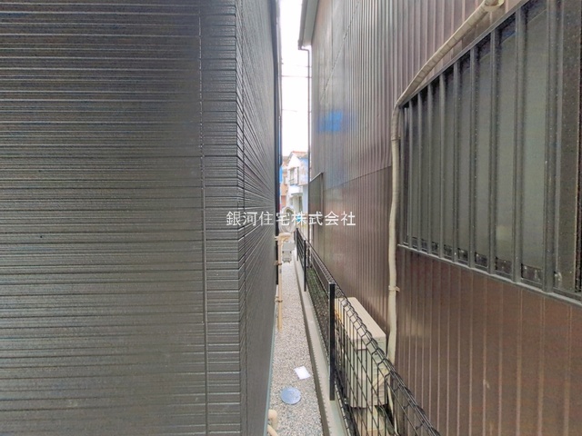 G00394002 神奈川県川崎市川崎区小田１丁目 新築一戸建て 4880万円 土地面積44.14m² (約13.35坪) 建物面積79.03m² (約23.90坪) 間取り３ＬＤＫ 築年月2026年07月【外観12】