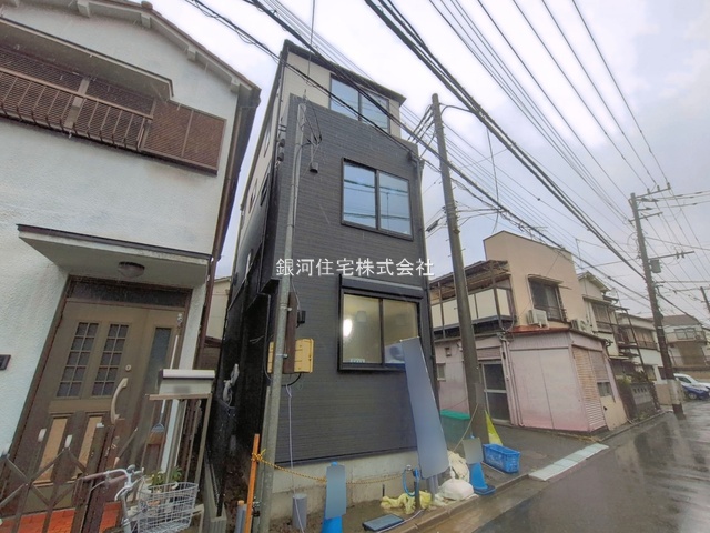 G00394002 神奈川県川崎市川崎区小田１丁目 新築一戸建て 4880万円 土地面積44.14m² (約13.35坪) 建物面積79.03m² (約23.90坪) 間取り３ＬＤＫ 築年月2026年07月【外観18】