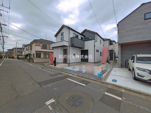 G00394015 東京都練馬区石神井台３丁目 新築一戸建て 7980万円 土地面積109.80m² (約33.21坪) 建物面積97.29m² (約29.43坪) 間取り３ＬＤＫ 築年月2026年05月(築１年以内)【外観3】