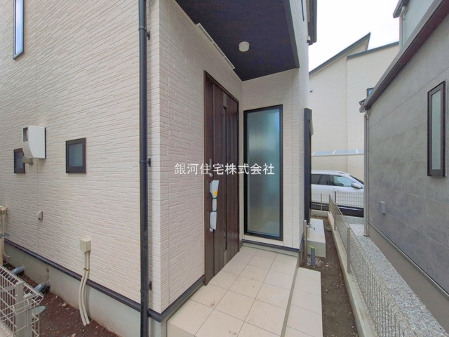 G00394015 東京都練馬区石神井台３丁目 新築一戸建て 7980万円 土地面積109.80m² (約33.21坪) 建物面積97.29m² (約29.43坪) 間取り３ＬＤＫ 築年月2026年05月(築１年以内)【外観9】