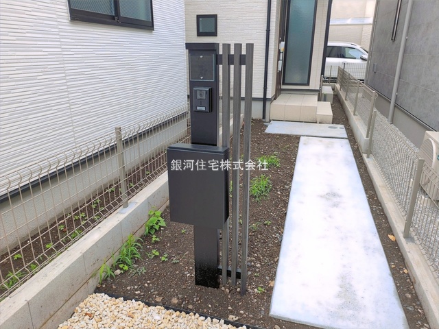 G00394015 東京都練馬区石神井台３丁目 新築一戸建て 7980万円 土地面積109.80m² (約33.21坪) 建物面積97.29m² (約29.43坪) 間取り３ＬＤＫ 築年月2026年05月(築１年以内)【外観11】