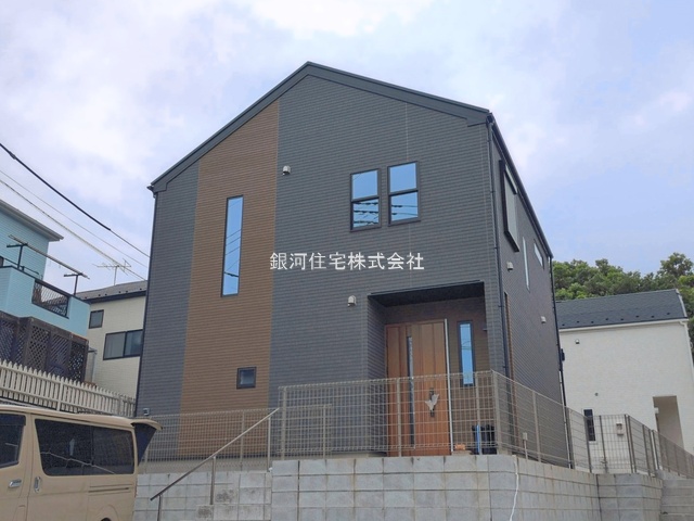 G00394042 神奈川県藤沢市藤沢５丁目 新築一戸建て 6298万円 土地面積201.08m² (約60.82坪) 建物面積101.64m² (約30.74坪) 間取り４ＬＤＫ 築年月2026年06月(築１年以内)【外観4】