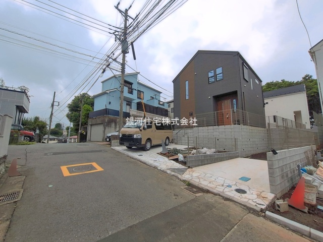 G00394042 神奈川県藤沢市藤沢５丁目 新築一戸建て 6298万円 土地面積201.08m² (約60.82坪) 建物面積101.64m² (約30.74坪) 間取り４ＬＤＫ 築年月2026年06月(築１年以内)【外観6】