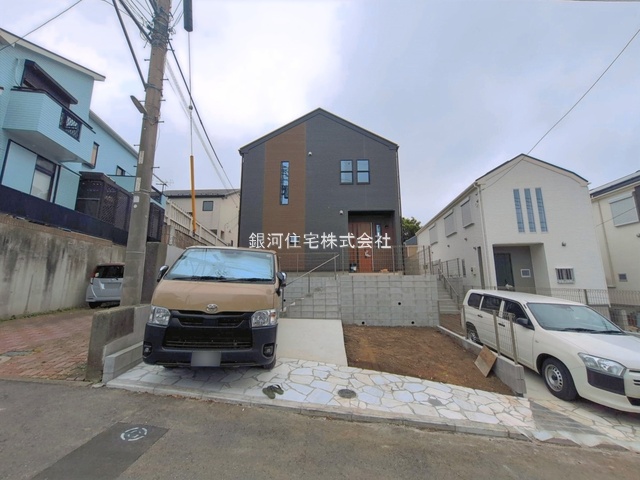 G00394042 神奈川県藤沢市藤沢５丁目 新築一戸建て 6298万円 土地面積201.08m² (約60.82坪) 建物面積101.64m² (約30.74坪) 間取り４ＬＤＫ 築年月2026年06月(築１年以内)【外観8】