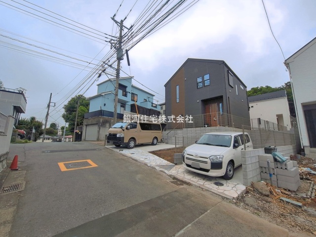 G00394042 神奈川県藤沢市藤沢５丁目 新築一戸建て 6298万円 土地面積201.08m² (約60.82坪) 建物面積101.64m² (約30.74坪) 間取り４ＬＤＫ 築年月2026年06月(築１年以内)【外観9】