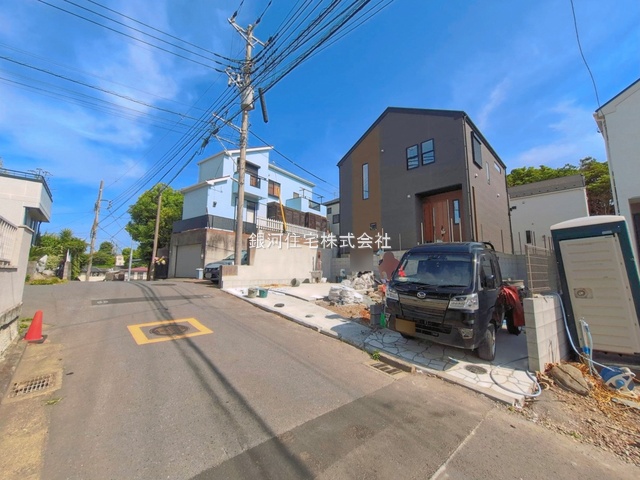G00394042 神奈川県藤沢市藤沢５丁目 新築一戸建て 6298万円 土地面積201.08m² (約60.82坪) 建物面積101.64m² (約30.74坪) 間取り４ＬＤＫ 築年月2026年06月(築１年以内)【外観12】