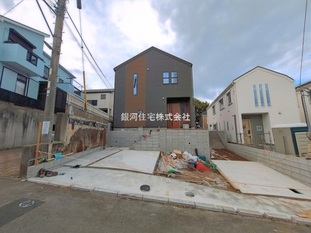 G00394042 神奈川県藤沢市藤沢５丁目 新築一戸建て 6298万円 土地面積201.08m² (約60.82坪) 建物面積101.64m² (約30.74坪) 間取り４ＬＤＫ 築年月2026年06月(築１年以内)【外観14】