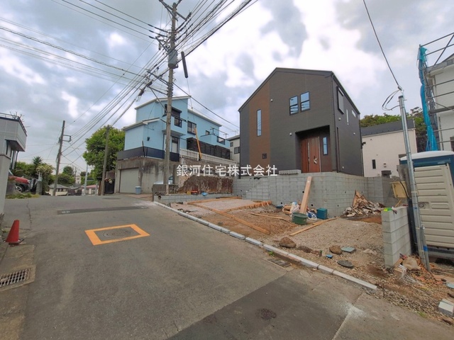 G00394042 神奈川県藤沢市藤沢５丁目 新築一戸建て 6298万円 土地面積201.08m² (約60.82坪) 建物面積101.64m² (約30.74坪) 間取り４ＬＤＫ 築年月2026年06月(築１年以内)【外観18】