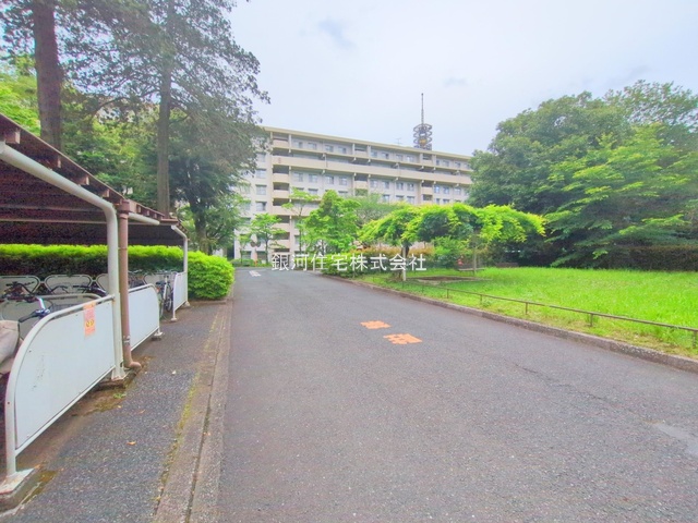 G00394061 東京都西東京市西原町４丁目 中古マンション 2680万円 専有面積74.49m² (約22.53坪) 間取り３ＬＤＫ 所在階5階 築年月1982年07月(築43年)【外観4】