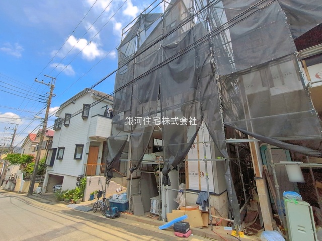 G00394597 神奈川県横浜市神奈川区菅田町 新築一戸建て 4180万円 土地面積53.62m² (約16.22坪) 建物面積101.09m² (約30.57坪) 間取り２ＳＬＤＫ 築年月2026年07月【外観2】