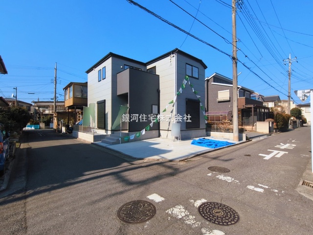 G00394606 埼玉県上尾市小泉７丁目 新築一戸建て 3298万円 土地面積119.37m² (約36.10坪) 建物面積104.33m² (約31.55坪) 間取り３ＬＤＫ 築年月2026年01月(築１年以内)【外観3】