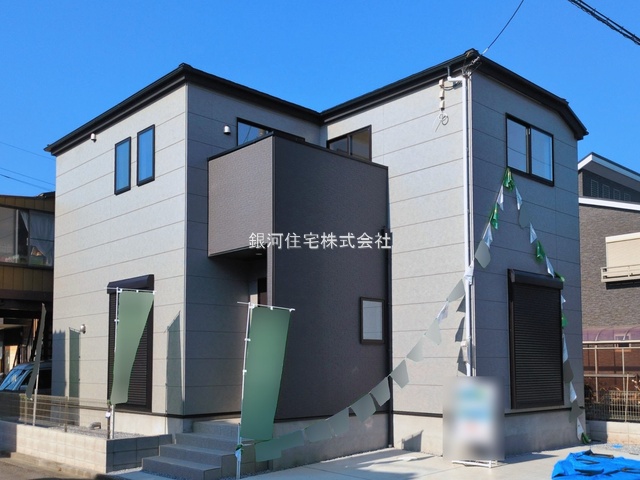 G00394606 埼玉県上尾市小泉７丁目 新築一戸建て 3298万円 土地面積119.37m² (約36.10坪) 建物面積104.33m² (約31.55坪) 間取り３ＬＤＫ 築年月2026年01月(築１年以内)【外観4】