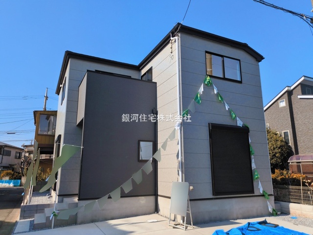 G00394606 埼玉県上尾市小泉７丁目 新築一戸建て 3298万円 土地面積119.37m² (約36.10坪) 建物面積104.33m² (約31.55坪) 間取り３ＬＤＫ 築年月2026年01月(築１年以内)【外観6】