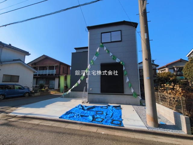 G00394606 埼玉県上尾市小泉７丁目 新築一戸建て 3298万円 土地面積119.37m² (約36.10坪) 建物面積104.33m² (約31.55坪) 間取り３ＬＤＫ 築年月2026年01月(築１年以内)【外観8】