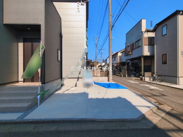 G00394606 埼玉県上尾市小泉７丁目 新築一戸建て 3298万円 土地面積119.37m² (約36.10坪) 建物面積104.33m² (約31.55坪) 間取り３ＬＤＫ 築年月2026年01月(築１年以内)【外観14】