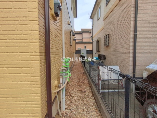 G00394756 埼玉県幸手市緑台１丁目 中古一戸建て 1780万円 土地面積138.62m² (約41.93坪) 建物面積99.27m² (約30.02坪) 間取り４ＬＤＫ 築年月2005年01月(築21年)【外観5】