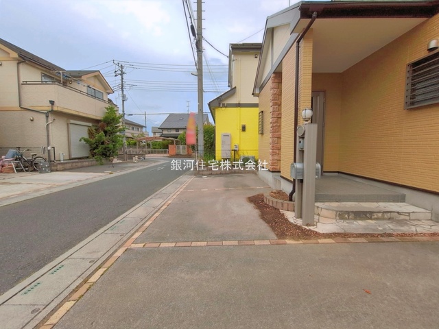 G00394756 埼玉県幸手市緑台１丁目 中古一戸建て 1780万円 土地面積138.62m² (約41.93坪) 建物面積99.27m² (約30.02坪) 間取り４ＬＤＫ 築年月2005年01月(築21年)【外観7】