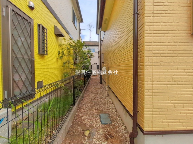 G00394756 埼玉県幸手市緑台１丁目 中古一戸建て 1780万円 土地面積138.62m² (約41.93坪) 建物面積99.27m² (約30.02坪) 間取り４ＬＤＫ 築年月2005年01月(築21年)【外観11】