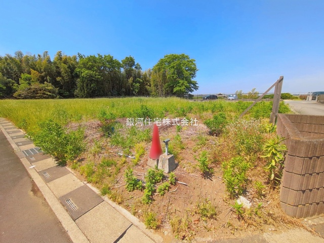 G00394902 埼玉県北葛飾郡松伏町大字築比地 土地 2980万円 土地面積1354.63m² (約409.77坪)【外観10】