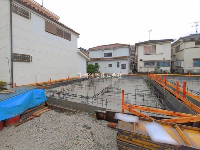 G00395931 東京都青梅市河辺町６丁目 新築一戸建て 4280万円 土地面積128.85m² (約38.97坪) 建物面積94.76m² (約28.66坪) 間取り４ＬＤＫ 築年月2026年10月【外観7】