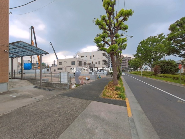 G00396399 東京都足立区東伊興３丁目 新築一戸建て 5680万円 土地面積85.90m² (約25.98坪) 建物面積81.87m² (約24.76坪) 築年月2026年12月【外観10】
