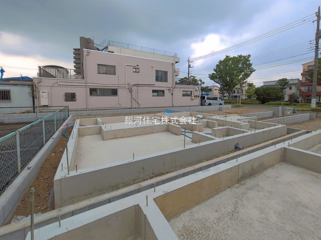 G00396400 東京都足立区東伊興３丁目 新築一戸建て 5680万円 土地面積84.20m² (約25.47坪) 建物面積81.30m² (約24.59坪) 築年月2026年12月【外観8】